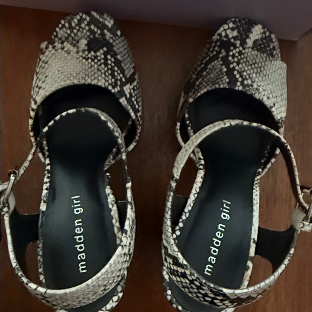 Madden Girl Black and Beige Snake-Print Platform Sandals - Picture 4 of 4
